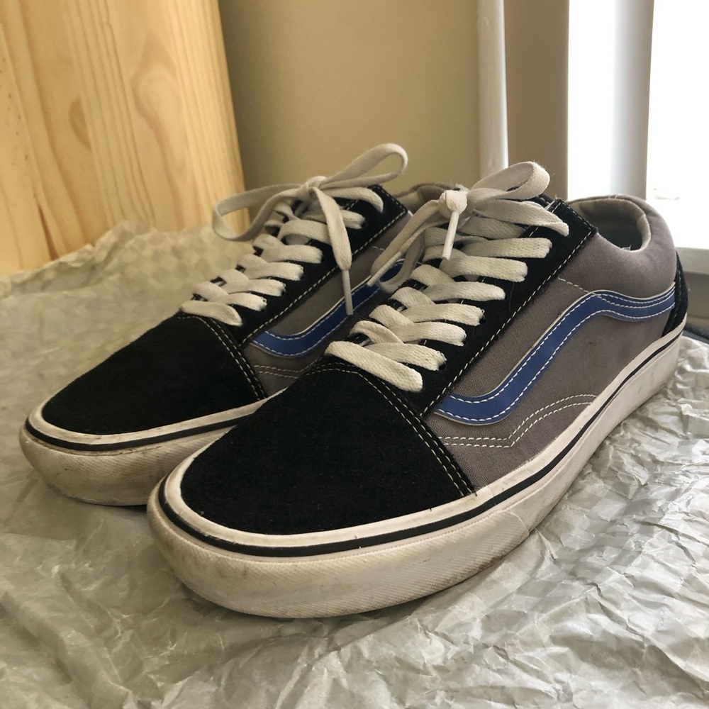 Vans Comfy Cush Size 9.5 in grey black with blue stripe